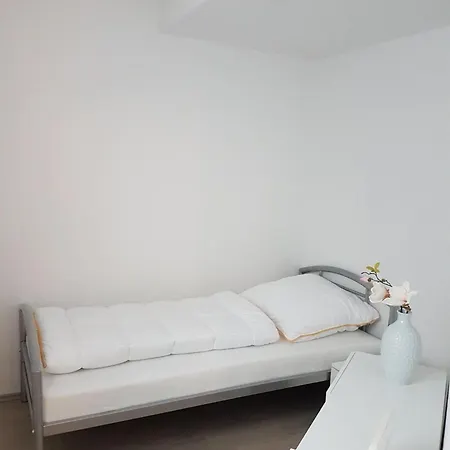 Appartement Ferienwohnungen-specht-fewo-3-tangerhuette